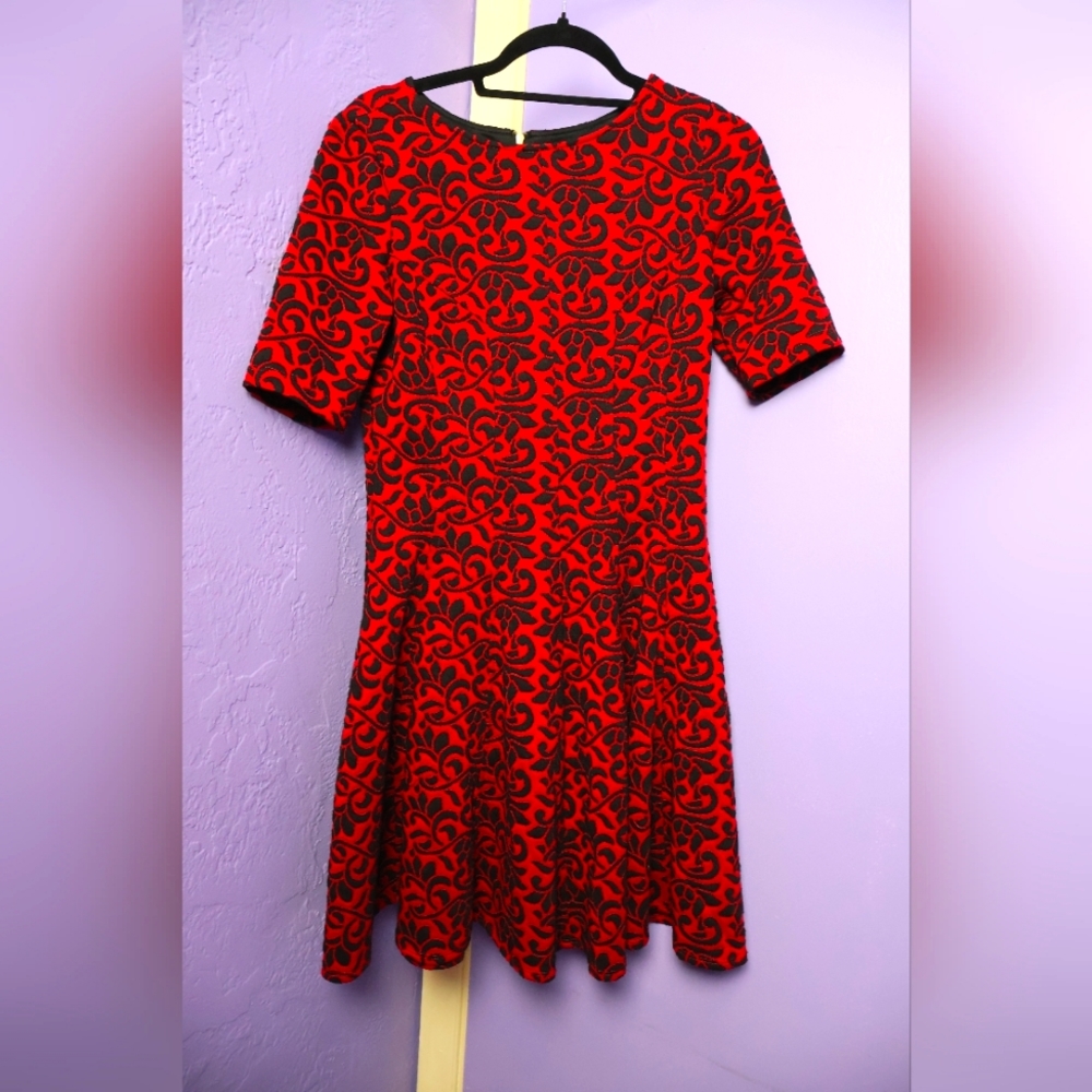 Red and black pattern dress size 8